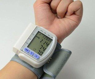 Автоматический тонометр для измерения давления пульса на запястье Blood Pressure Monitor CK-102S, Белый